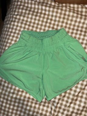 Lululemon Lululemon Tracker Short V (4")